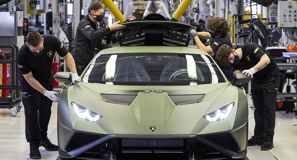 https://2025.fleetandmobilitysummit.com/wp-content/uploads/2022/06/Huracan-assembly-line-1-1000x540.jpg